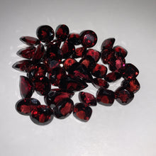 Load image into Gallery viewer, Faceted Garnet - Mixed Sizes (10 Carat Lot)