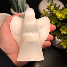 Load image into Gallery viewer, Selenite Angel (White)
