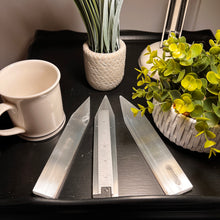 Load image into Gallery viewer, Selenite Phantom Flat Point