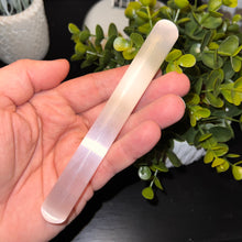 Load image into Gallery viewer, Selenite Massage Wand