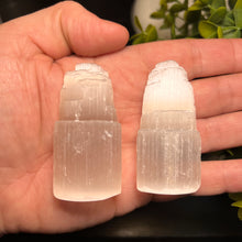 Load image into Gallery viewer, Selenite 2 inch Tower