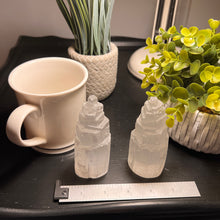 Load image into Gallery viewer, Selenite 4 inch Tower