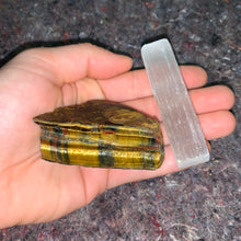 Load image into Gallery viewer, Charged Gold/Blue Tiger Eye Single Stone