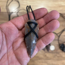 Load image into Gallery viewer, Agate Arrowhead Necklace with Cord
