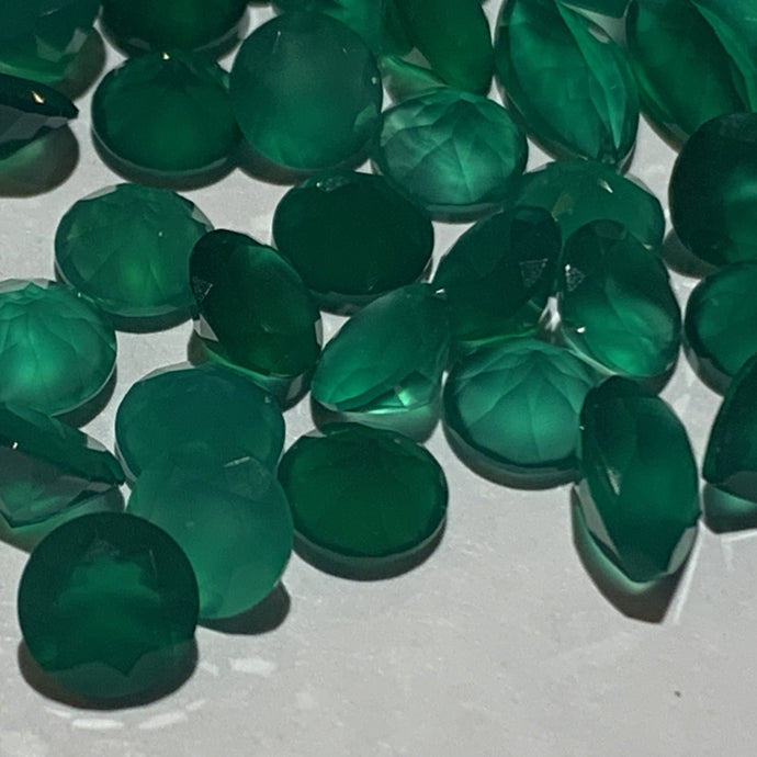 Faceted Green Onyx - Mixed Sizes (10 Carat Lot)